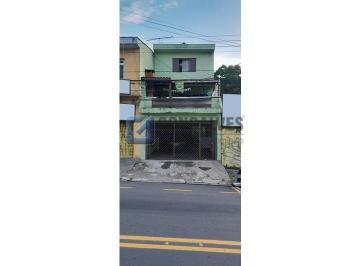 A (30) · Casa à venda em São Bernardo do Campo (Baeta Neves) – 4 quartos, quintal com churrasqueira e 4 vagas