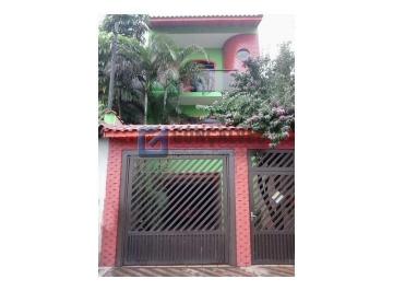 01 · Sobrado Residencial com Espaço Gourmet em Parque Gerassi, Santo André