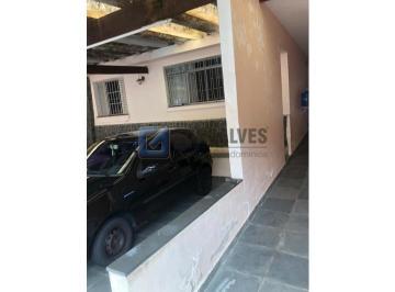 A (30) · Casa Comercial à Venda em Paulicéia, SBC — 2 Quartos, 5 Vagas e Amplo Espaço
