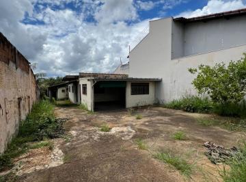 Foto 01 · VENDE-SE TERRENO COM CASA PARA REFORMAR OU DEMOLIR PRÓXIMO AO PESTALOZZI NO CENTRO OPORTUNIDADE