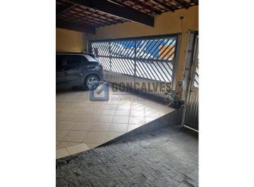 A (21) · Casa à venda em Anchieta (São Bernardo do Campo) - 4 suítes, quintal e 3 vagas