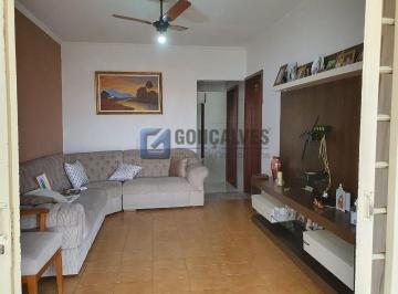 14 · Casa à venda em Vila Humaitá, Santo André – 3 quartos, 2 vagas, piso frio