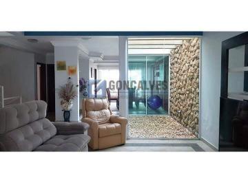 A (31) · Sobrado Residencial à Venda em Nova Petrópolis, SBC – 4 Quartos, 6 Vagas