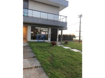 A (16) · Casa de Luxo à Venda | Centro de Arandu, SP – 4 Quartos, 3 Suítes, 6 Vagas