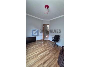 10 · Casa Residencial 3 Quartos com 4 Vagas | Santa Terezinha, SBC
