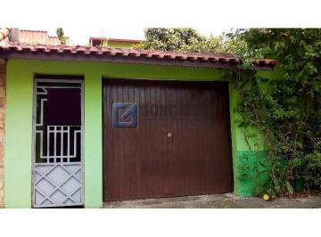 25 · Sobrado com 3 Dormitórios (1 Suíte) e 10 Vagas em Vila Aquilino, Santo André – Oportunidade de Venda