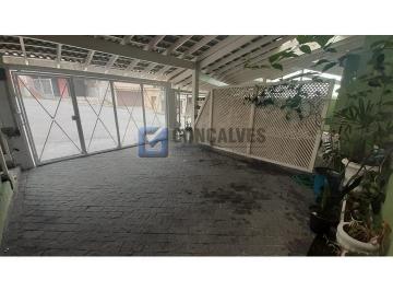 A (31) · Sobrado Residencial com 3 Quartos (2 SUÍTES), Piscina e 2 Vagas em Assunção – São Bernardo do Campo