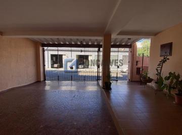 A (45) · Sobrado a venda em excelente localização, no bairro Ceramica em São Caetano do Sul