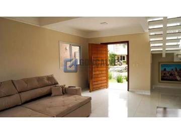 A (20) · Sobrado Residencial à Venda em Boraceia (Bertióga) – 3 Quartos, 4 Vagas