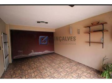 A (15) · Sobrado Residencial no Centro de São Bernardo do Campo – 3 Dorms (1 Suíte) com Quintal e 2 Vagas