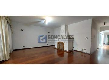 A (33) · Sobrado 540 m² com 3 suítes, 8 vagas e piscina em Nova Petrópolis, SBC