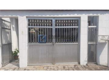 A (18) · Casa à venda em Mongaguá - Vila Atlântica, 2 quartos, 2 vagas