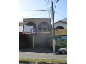 A (30) · Sobrado Residencial à Venda em Ferrazópolis (SBCampo) - 3 Quartos, 3 Vagas e Espaço Gourmet