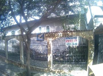 12 · Casa Residencial com 4 Dormitórios, 2 Suítes e Piscina – Vila Guiomar, Santo André