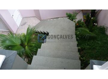 A (16) · Sobrado à venda em Jardim Zaira, Mauá – 4 dormitórios, 2 suítes, 6 vagas