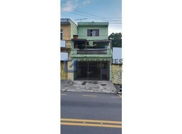 A (30) · Casa à venda em São Bernardo do Campo (Baeta Neves) – 4 quartos, quintal com churrasqueira e 4 vagas