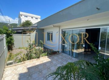 Foto 01 · Casa geminada localizada na praia do Gravatá em Navegantes SC