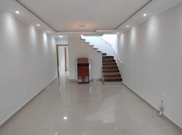 Casa · 112m² · 3 Quartos · 2 Vagas · Belíssimo Sobrado local tranquilo Travessa da Av Sabara