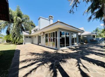 Casa · 480m² · 4 Quartos · 2 Vagas · Casa no condomínio Sociedade de Medicina no bairro Camobi em Santa Maria.