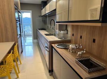 Apartamento · 134m² · 3 Quartos · 3 Vagas · Apartamento à venda no Pioneiros em Balneário Camboriú.