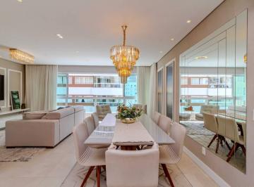 Apartamento · 120m² · 3 Quartos · 3 Vagas · Apartamento à venda no Centro em Balneário Camboriú.