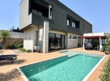 Casa · 360m² · 4 Quartos · 4 Vagas · Casa de Luxo Mobiliada à Venda no Vale das Águas | 4 Suítes | 360 m²
