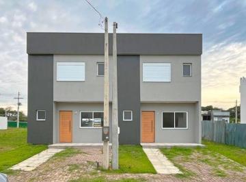 .JPEG+2025-05-08 · Casa Condominio em Porto Alegre, no bairro Campo Novo, com 3 dormitório(s), e 3
