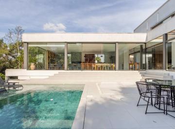 Casa · 573m² · 4 Quartos · 4 Vagas · Casa de 4 Suítes à Venda no Condomínio Village Wolf | Santa Felicidade, Curitiba