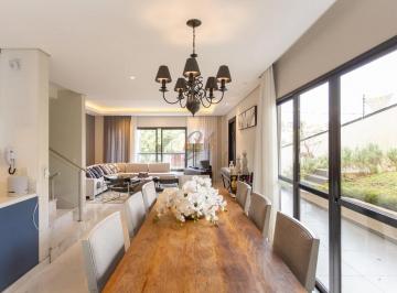 Casa · 231m² · 3 Quartos · 3 Vagas · Sobrado de 3 Quartos à Venda na Rua Newton França Bittencourt  | Ahú Curitiba