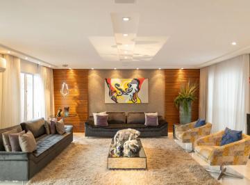 Casa · 577m² · 4 Quartos · 8 Vagas · Casa de 4 Suítes à Venda na Rua Rosa Trevisan | Santa Felicidade Curitiba