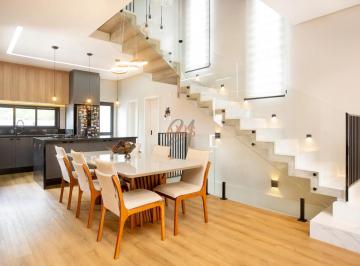 Casa · 226m² · 3 Quartos · 3 Vagas · Casa de 3 Quartos à Venda no Condomínio Gardens Cabral | Cabral Curitiba