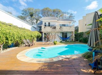Casa · 335m² · 3 Quartos · 3 Vagas · Casa de 3 Quartos à Venda na Rua Comendador Alfredo Munhoz | Jardim Social Curitiba