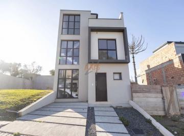 Casa · 187m² · 4 Quartos · 2 Vagas · Sobrado de 4 quartos à Venda no Residencial Dickel | Santa Cândida Curitiba