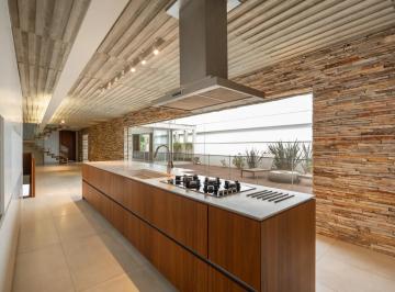 Casa · 550m² · 4 Quartos · 4 Vagas · Casa de 4 Suítes à Venda no Condomínio Paysage Provence | Campo Comprido Curitiba