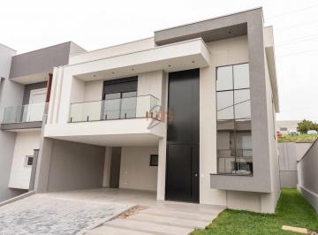 Casa · 250m² · 3 Quartos · 4 Vagas · Casa de 3 Quartos à Venda  no Condomínio Green Garden | São João  Curitiba