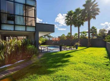 Casa · 604m² · 4 Quartos · 6 Vagas · Casa de 4 Suítes à Venda no Condomínio Vinicius de Moraes| Campo Comprido Curitiba