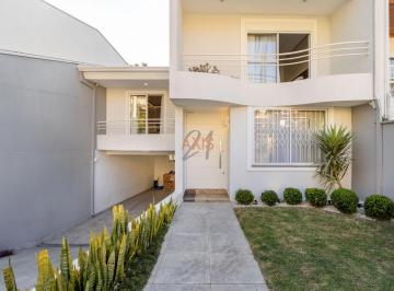 Casa · 133m² · 3 Quartos · 2 Vagas · Casa de 3 Quartos à Venda na Rua Governador Jorge Lacerda | Guabirotuba Curitiba