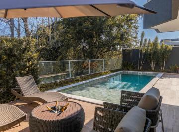 Casa · 410m² · 4 Quartos · 3 Vagas · Casa de 4 Quartos à Venda no Condomínio Dakota Park Village | Pilarzinho Curitiba