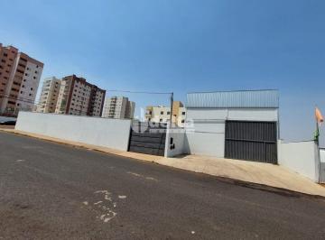 Comercial · 300m² · Galpão disponível para locação no bairro Santa Mônica em Uberlândia-MG