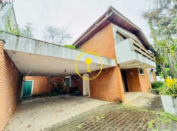 Casa · 508m² · 7 Quartos · 8 Vagas · Casa com Amplo Espaço, Vista para Praça e Localização Privilegiada no Jardim Guedala