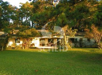 Casa · 315m² · 3 Quartos · 5 Vagas · Casa a venda às margens da Represa - Quase 2.300 m² de terreno, área verde. Piscina. 3 suítes