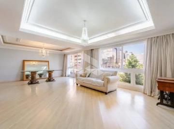 Apartamento · 225m² · 3 Quartos · 2 Vagas · Amplo apartamento no Mont Serrat com 224 m² privativos e duas vagas
