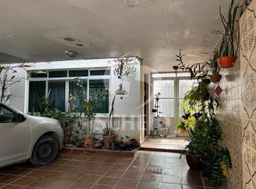 Casa · 180m² · 3 Quartos · 3 Vagas · Excelente sobrado localizado na região de Interlagos.