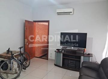 Casa · 260m² · 3 Quartos · 2 Vagas · Casa de esquina com localização privilegiada, ótima oportunidade de investimento.