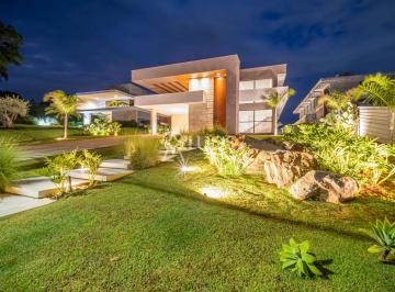 Casa · 647m² · 5 Quartos · 6 Vagas · Aldeia do Vale | 5 suítes | Mobiliado | 647 metros