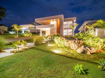 Casa · 647m² · 5 Quartos · 6 Vagas · Aldeia do Vale | 5 suítes | Mobiliado | 647 metros