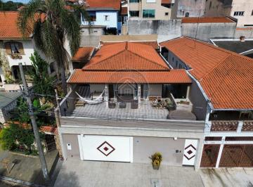 Casa · 187m² · 2 Quartos · 3 Vagas · Casa Padrão a Venda Mobiliada Jardim do Lago Jundiaí