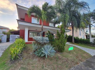 Casa · 250m² · 4 Quartos · 2 Vagas · Casa à venda no bairro Abrantes - Camaçari/BA