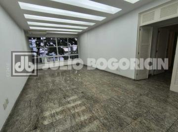 Apartamento · 161m² · 3 Quartos · 1 Vaga · Apartamento 3 quartos , vaga, rua tranquila  em copacabana