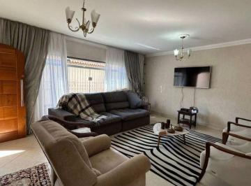 Casa · 176m² · 3 Quartos · 3 Vagas · Casa Térrea com 3 quartos à venda, 176 m² por R$ 749.000 - Jardim Santo Eduardo - Guarulhos/SP